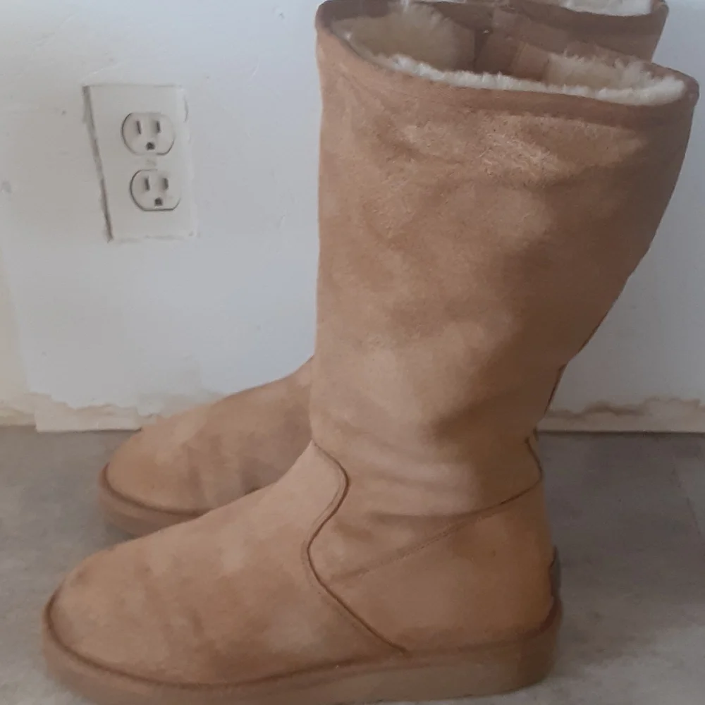 UGG  boots  size  9 women - Picture 2 of 7